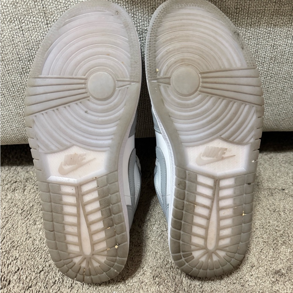 Nike Women’s Air Jordan 1 Low - Picture 6 of 7